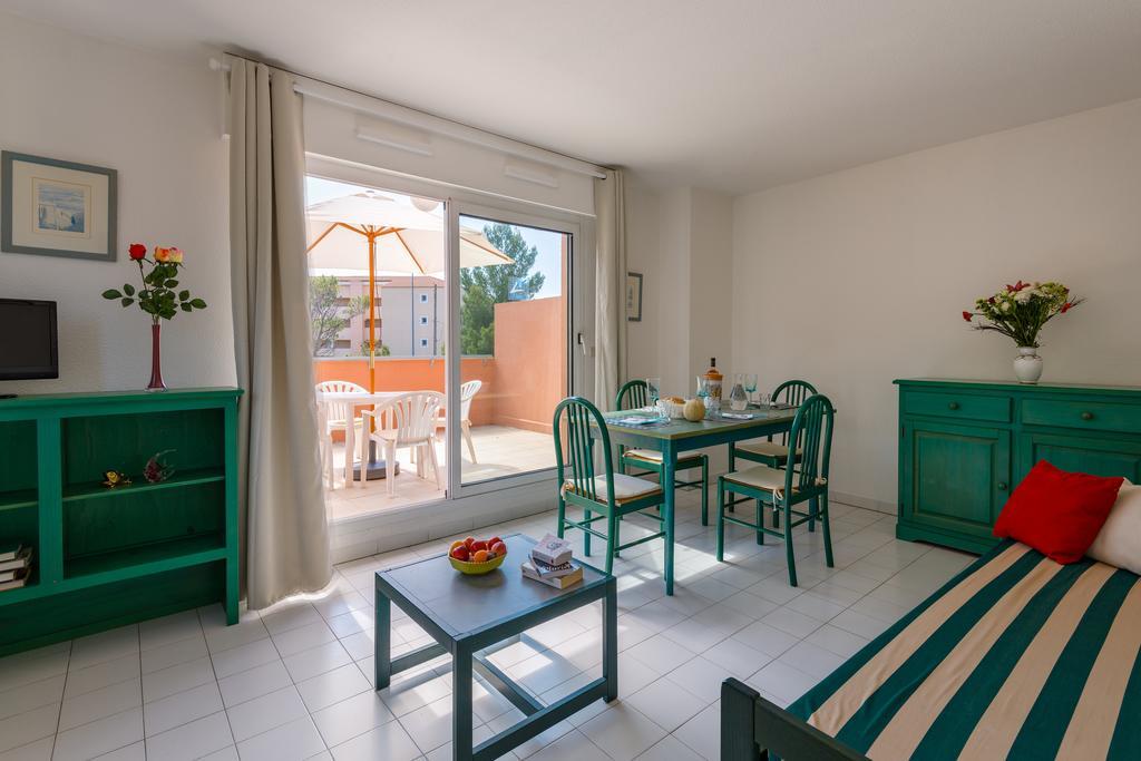 Lagrange Vacances Le Domaine Des Grands Pins Saint-Raphael  Room photo